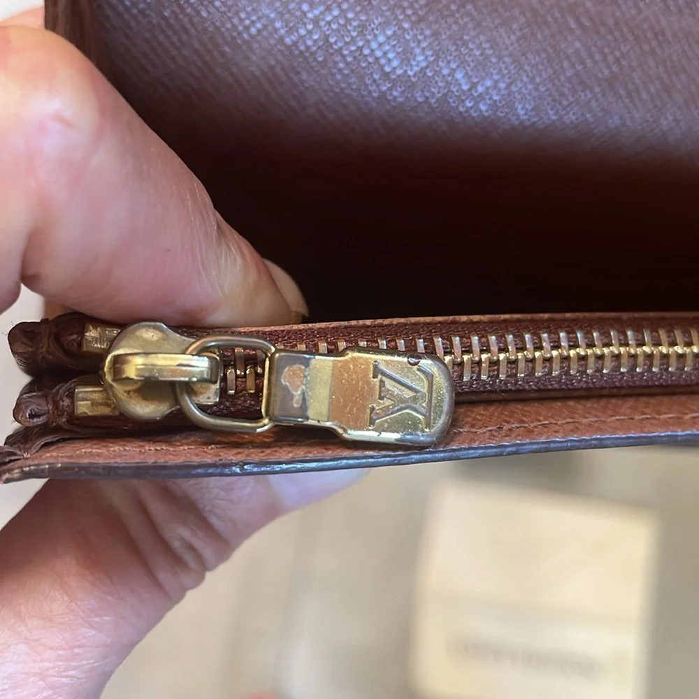 Louis Vuitton Monogram Wallet - Picture 8 of 15